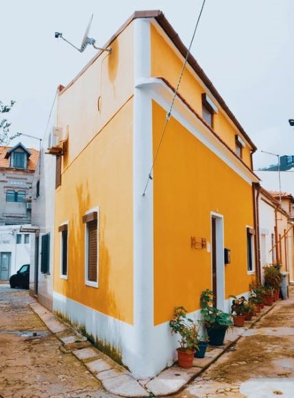 pexels-photo-2282445 – triangle house (Chanukah) – cropped – resized