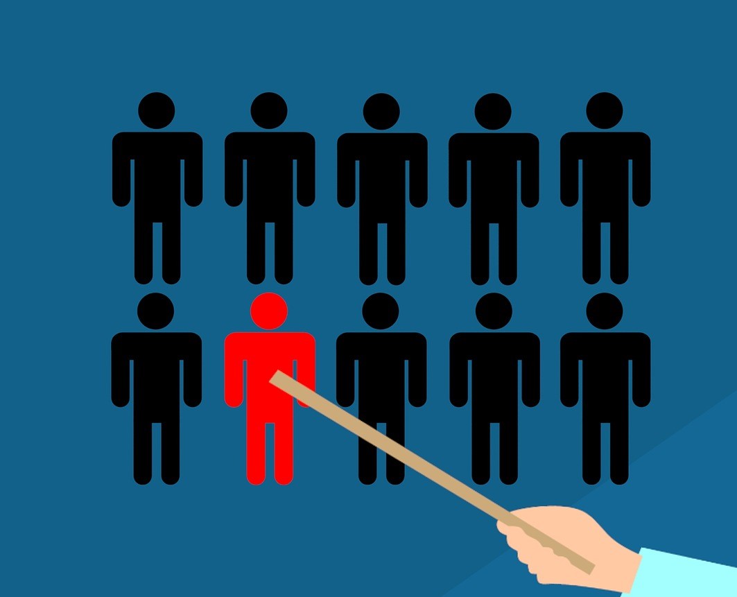 picking one from a crowd (pixabay) – maybe for Rambam perek 8 – cropped